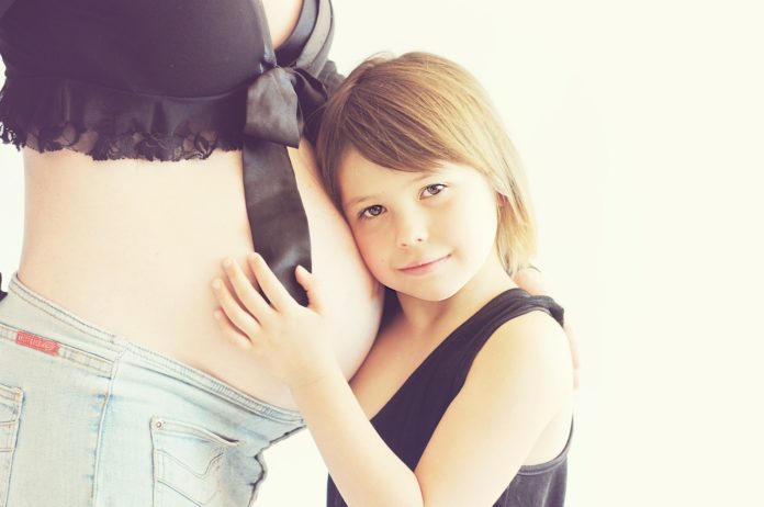 pregnant-775036_1280